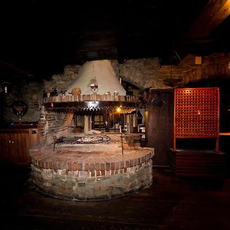 Hotel Restaurant Bujtina E Gjelit Tiranë Ngoại thất bức ảnh
