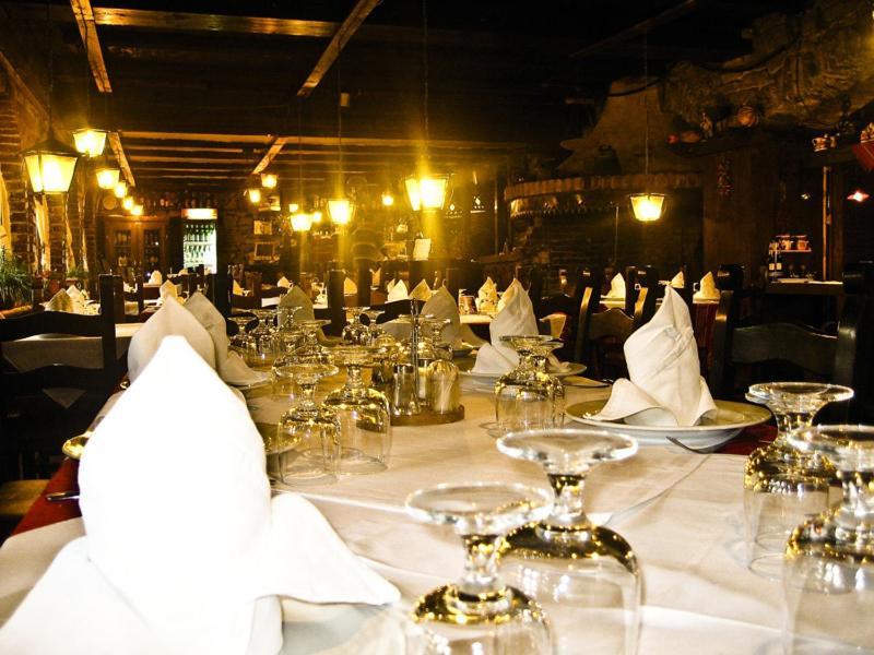 Hotel Restaurant Bujtina E Gjelit Tiranë Ngoại thất bức ảnh