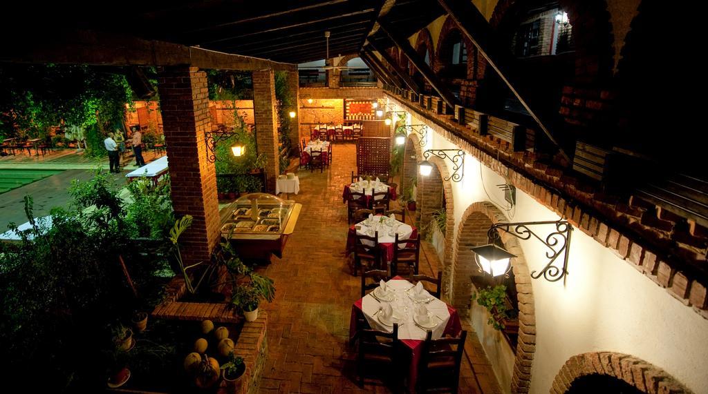 Hotel Restaurant Bujtina E Gjelit Tiranë Ngoại thất bức ảnh