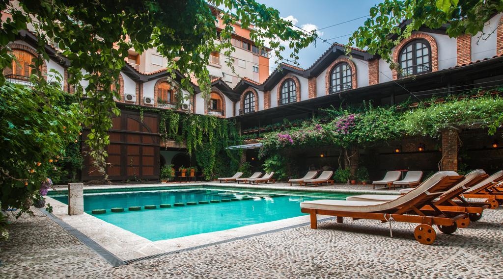 Hotel Restaurant Bujtina E Gjelit Tiranë Ngoại thất bức ảnh