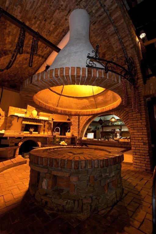 Hotel Restaurant Bujtina E Gjelit Tiranë Ngoại thất bức ảnh
