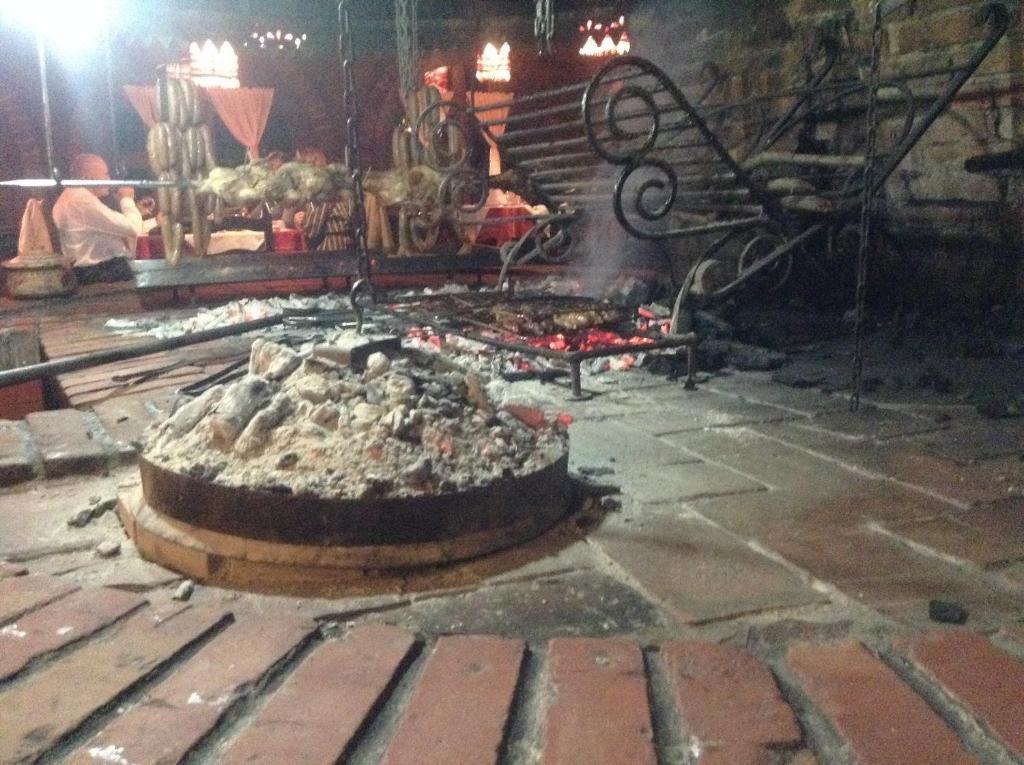 Hotel Restaurant Bujtina E Gjelit Tiranë Ngoại thất bức ảnh