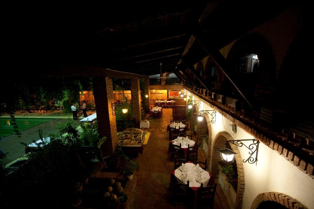 Hotel Restaurant Bujtina E Gjelit Tiranë Ngoại thất bức ảnh