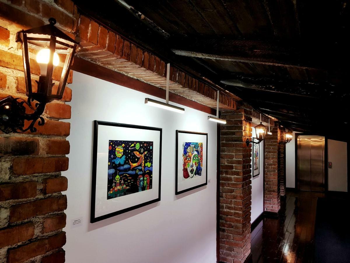 Hotel Restaurant Bujtina E Gjelit Tiranë Ngoại thất bức ảnh