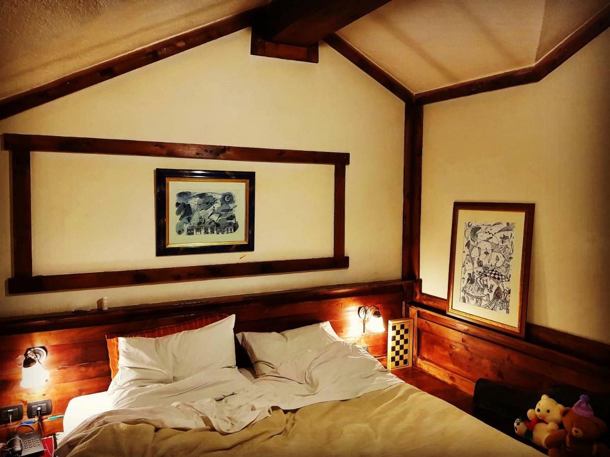 Hotel Restaurant Bujtina E Gjelit Tiranë Ngoại thất bức ảnh
