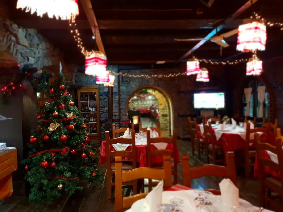 Hotel Restaurant Bujtina E Gjelit Tiranë Ngoại thất bức ảnh