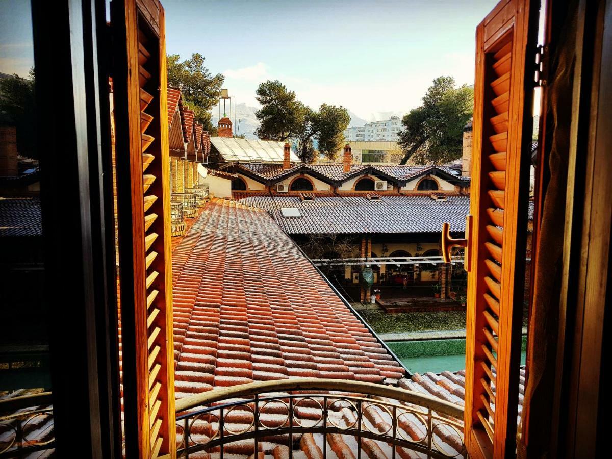 Hotel Restaurant Bujtina E Gjelit Tiranë Ngoại thất bức ảnh