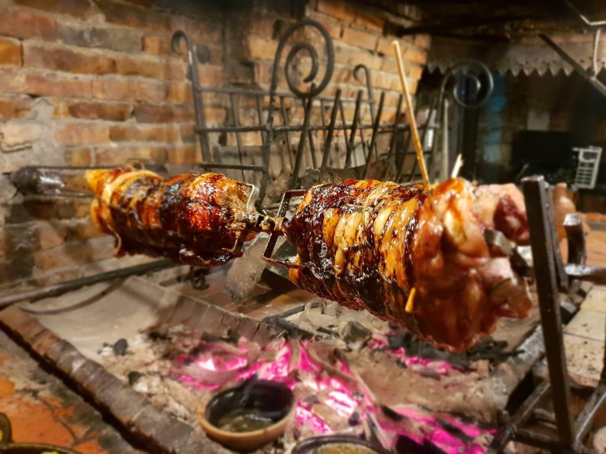 Hotel Restaurant Bujtina E Gjelit Tiranë Ngoại thất bức ảnh