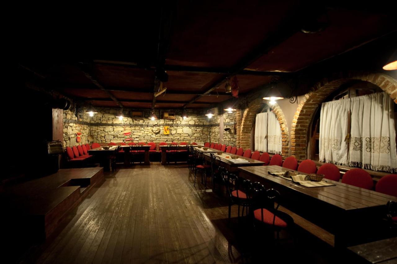 Hotel Restaurant Bujtina E Gjelit Tiranë Ngoại thất bức ảnh